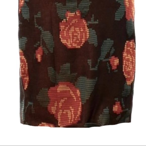 LuLaRoe Cassie Skirt Small Brown Pixel Rose Floral Print Stretch Pencil NWT - Picture 4 of 8